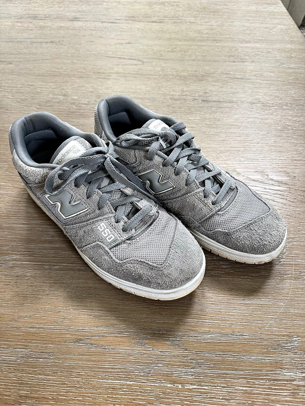 New Balance 550 men’s shaggy Gray colored sneakers shoes size 10.5